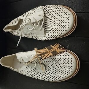 Kiddo Couture women's size 10